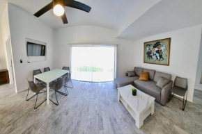 Newly Renovated 3BR2BA , Great Location